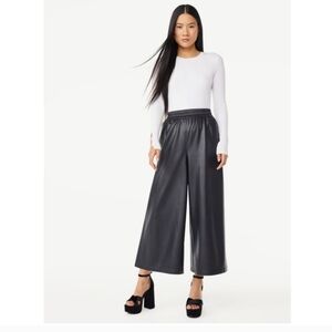 Scoop Women's Faux Leather Wide Leg Crop Pants NEW WITH TAGS